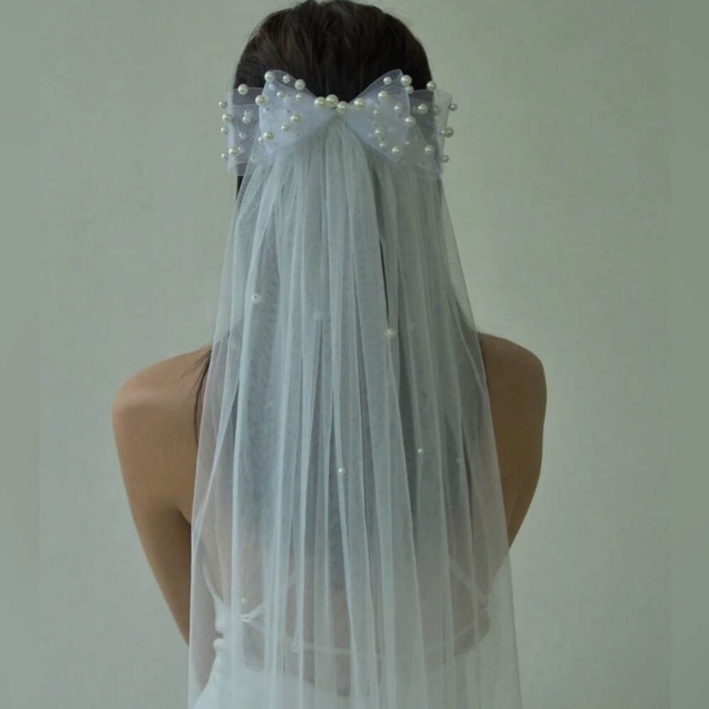 Stunning Wedding veil white bridal pearls bow elegant brand new ✨✨🔥🔥🔥 New